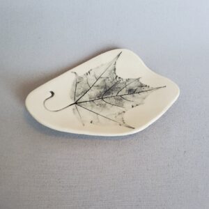 Carolynn Bloomer black and white leaf plate