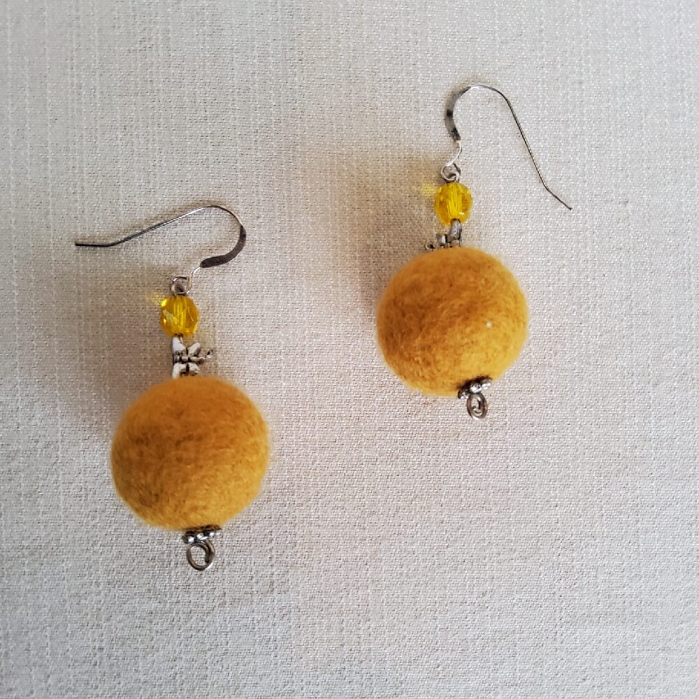 Felt earrings outlet